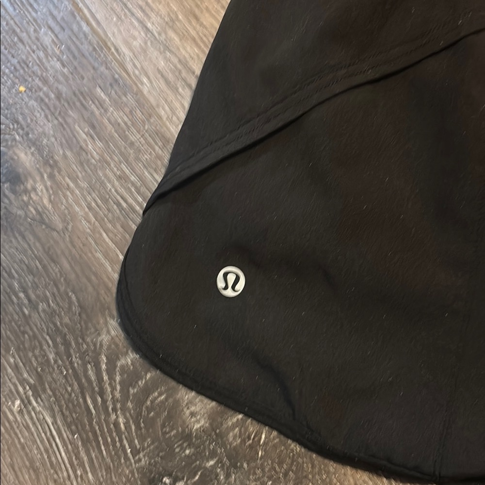 Lululemon Athletica Black High-Rise 2.5 Shorts - Picture 4 of 4